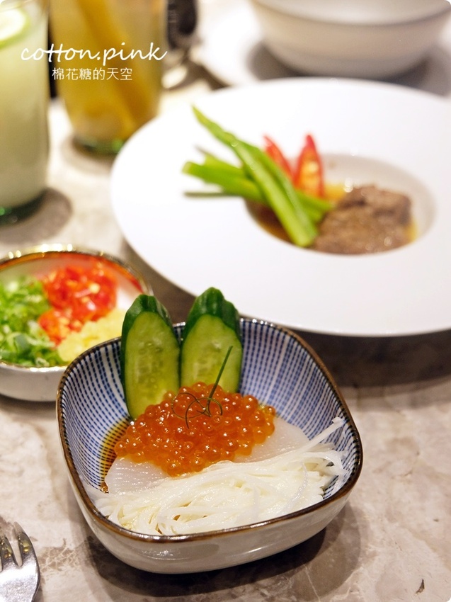 台中最潮小火鍋-不只超好拍更好吃～月暮藏涮涮鍋和牛海鮮吃起來！ - 棉花糖的天空