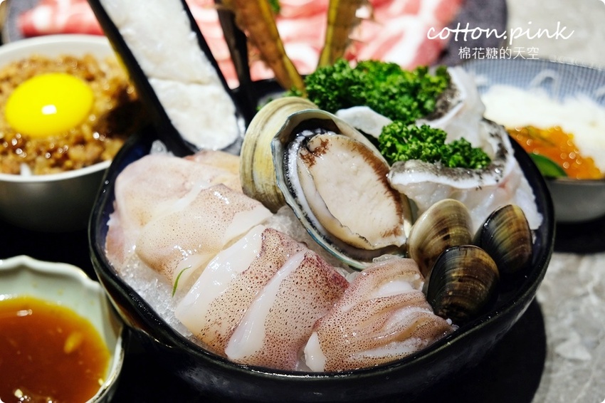台中最潮小火鍋-不只超好拍更好吃～月暮藏涮涮鍋和牛海鮮吃起來！ - 棉花糖的天空