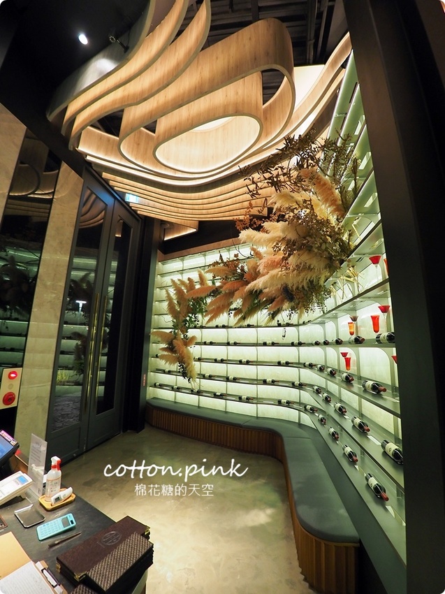 台中最潮小火鍋-不只超好拍更好吃～月暮藏涮涮鍋和牛海鮮吃起來！ - 棉花糖的天空