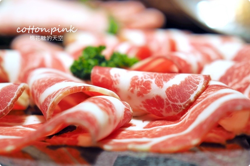 台中最潮小火鍋-不只超好拍更好吃～月暮藏涮涮鍋和牛海鮮吃起來！ - 棉花糖的天空