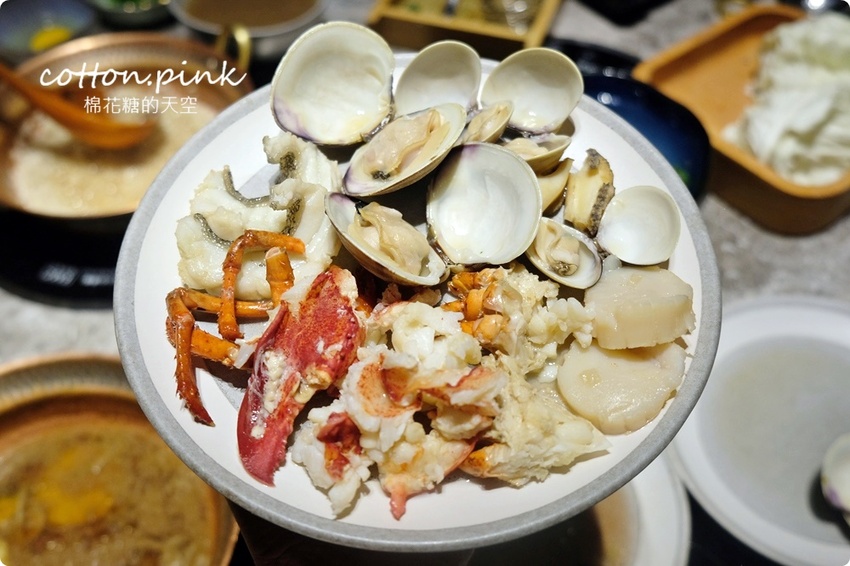 台中最潮小火鍋-不只超好拍更好吃～月暮藏涮涮鍋和牛海鮮吃起來！ - 棉花糖的天空