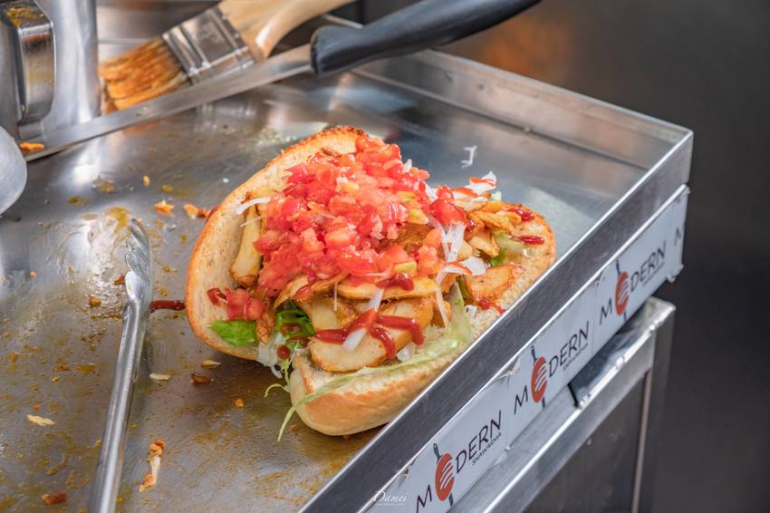 高雄前鎮｜摩登沙威瑪-超飽滿的沙威瑪，口味清爽不膩口