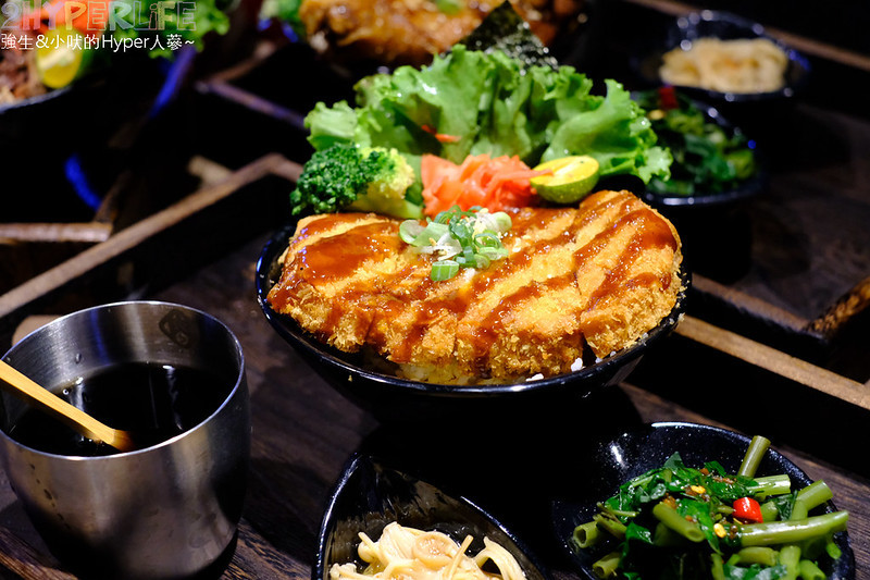 台中丼飯,台中定食,台中廣三sogo美食,台中日式丼飯,台中日式定食,台中燒肉,台中牛丁次郎坊,台中美食,廣三sogo美食,廣三SOGO餐廳,牛丁次郎坊SOGO店,牛丁次郎坊X深夜裡的和魂燒肉丼XSOGO支店 @強生與小吠的Hyper人蔘~