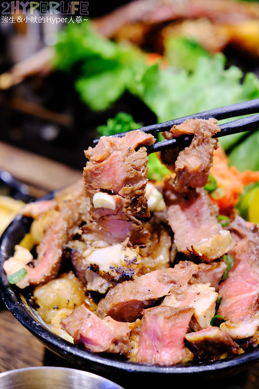 台中丼飯,台中定食,台中廣三sogo美食,台中日式丼飯,台中日式定食,台中燒肉,台中牛丁次郎坊,台中美食,廣三sogo美食,廣三SOGO餐廳,牛丁次郎坊SOGO店,牛丁次郎坊X深夜裡的和魂燒肉丼XSOGO支店 @強生與小吠的Hyper人蔘~