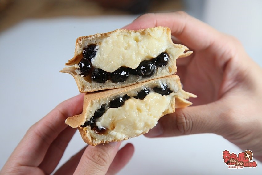 【台南美食】育樂街超人氣爆餡紅豆餅，連金莎巧克力都包進來：Q弟紅豆餅 - 熱血玩台南。跳躍新世界