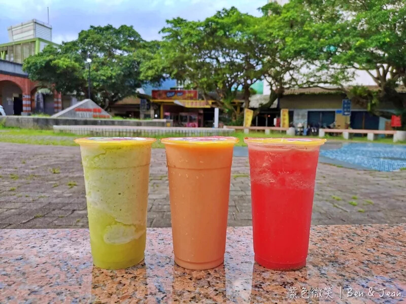 宜蘭縣頭城鎮宜蘭【木瓜王果汁】現打果汁種類多超精采，頭城在地人氣名店，必喝木瓜牛奶、綜合果汁和西瓜汁