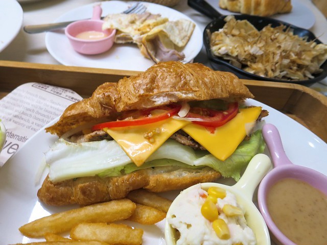 2020-07-27-19-38-28-921