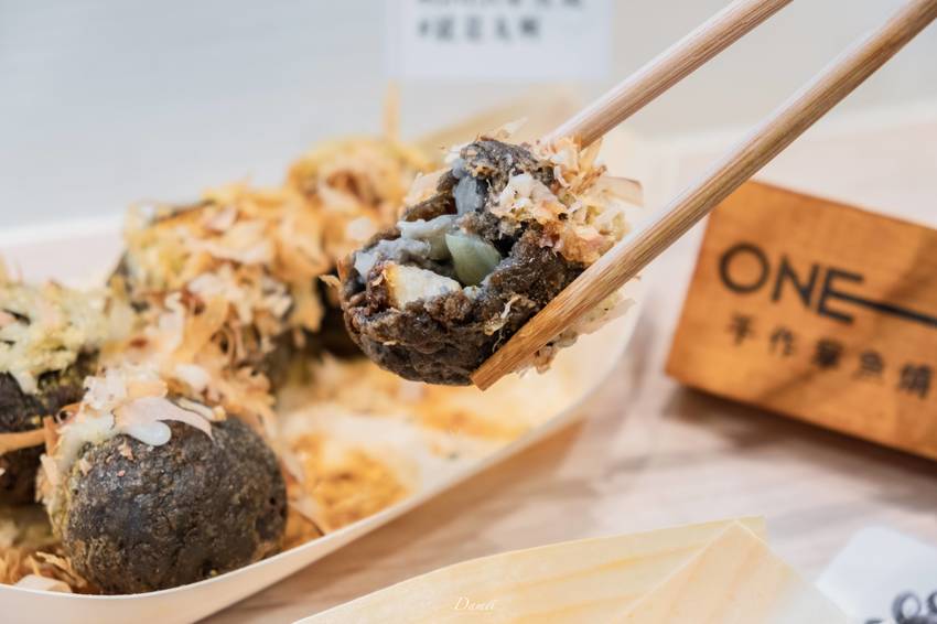 高雄苓雅｜ONE-R 章魚燒-餐車走到店面，不變的依舊是那職人精神