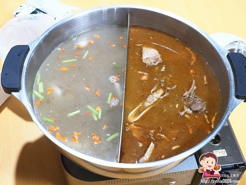 桃園龍潭美食-大紅蕃薑母鴨 羊肉爐 熱炒 燒烤 景觀庭園餐廳(水車庭龍潭店)-藏在山野裡面的薑母鴨鴛鴦鍋,敲敲魚好趣味 (邀約) @民宿女王芽月-美食.旅遊.全台趴趴走