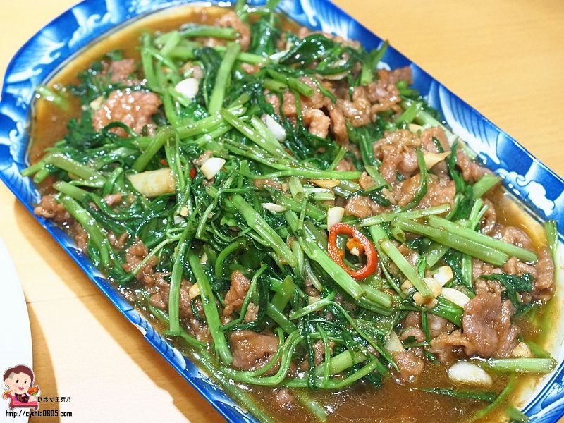 桃園龍潭美食-大紅蕃薑母鴨 羊肉爐 熱炒 燒烤 景觀庭園餐廳(水車庭龍潭店)-藏在山野裡面的薑母鴨鴛鴦鍋,敲敲魚好趣味 (邀約) @民宿女王芽月-美食.旅遊.全台趴趴走