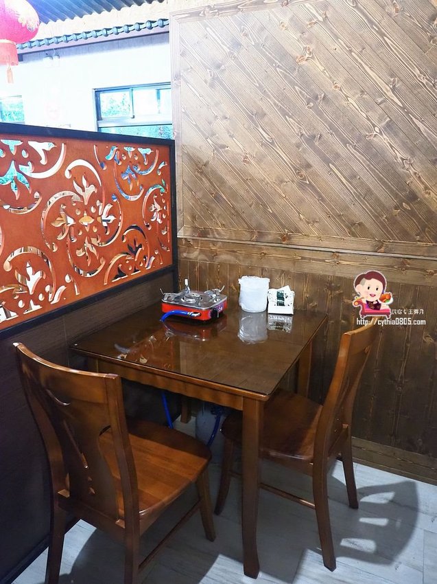 桃園龍潭美食-大紅蕃薑母鴨 羊肉爐 熱炒 燒烤 景觀庭園餐廳(水車庭龍潭店)-藏在山野裡面的薑母鴨鴛鴦鍋,敲敲魚好趣味 (邀約) @民宿女王芽月-美食.旅遊.全台趴趴走