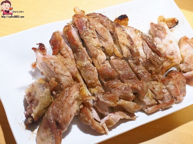 桃園龍潭美食-大紅蕃薑母鴨 羊肉爐 熱炒 燒烤 景觀庭園餐廳(水車庭龍潭店)-藏在山野裡面的薑母鴨鴛鴦鍋,敲敲魚好趣味 (邀約) @民宿女王芽月-美食.旅遊.全台趴趴走