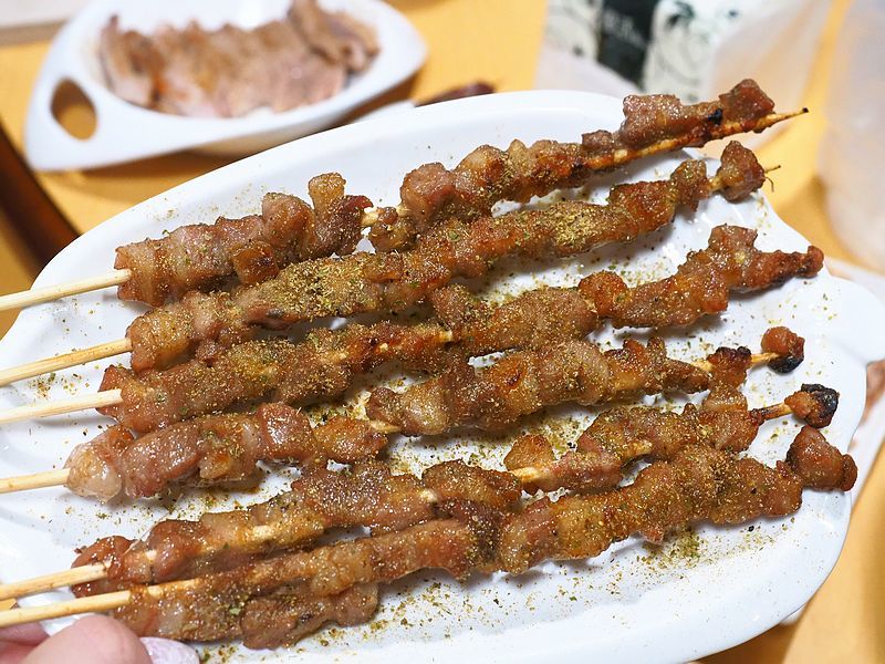 桃園龍潭美食-大紅蕃薑母鴨 羊肉爐 熱炒 燒烤 景觀庭園餐廳(水車庭龍潭店)-藏在山野裡面的薑母鴨鴛鴦鍋,敲敲魚好趣味 (邀約) @民宿女王芽月-美食.旅遊.全台趴趴走