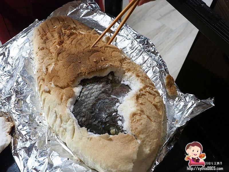 桃園龍潭美食-大紅蕃薑母鴨 羊肉爐 熱炒 燒烤 景觀庭園餐廳(水車庭龍潭店)-藏在山野裡面的薑母鴨鴛鴦鍋,敲敲魚好趣味 (邀約) @民宿女王芽月-美食.旅遊.全台趴趴走