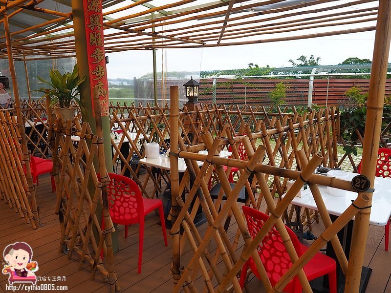 桃園龍潭美食-大紅蕃薑母鴨 羊肉爐 熱炒 燒烤 景觀庭園餐廳(水車庭龍潭店)-藏在山野裡面的薑母鴨鴛鴦鍋,敲敲魚好趣味 (邀約) @民宿女王芽月-美食.旅遊.全台趴趴走