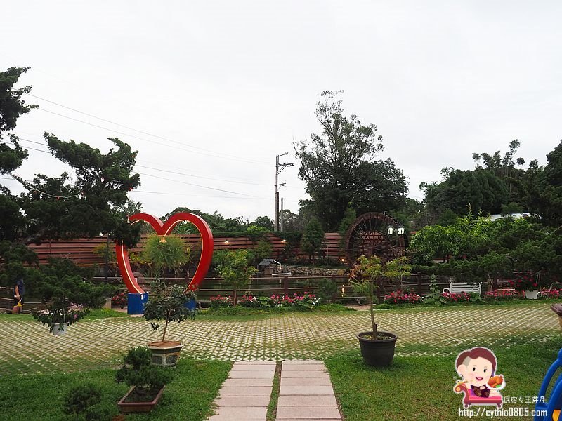 桃園龍潭美食-大紅蕃薑母鴨 羊肉爐 熱炒 燒烤 景觀庭園餐廳(水車庭龍潭店)-藏在山野裡面的薑母鴨鴛鴦鍋,敲敲魚好趣味 (邀約) @民宿女王芽月-美食.旅遊.全台趴趴走