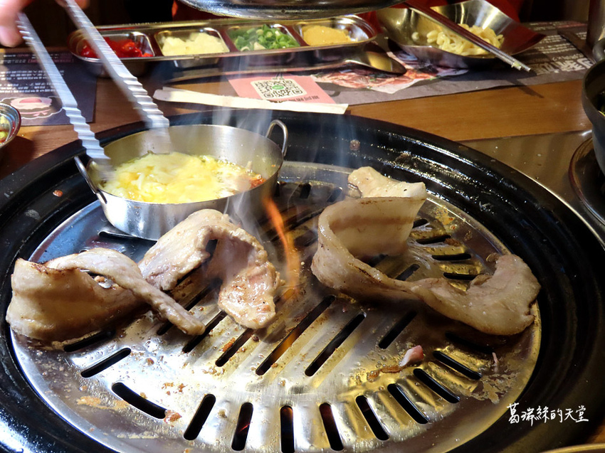 西門町美食-阿豬媽韓式烤肉X火鍋吃到飽 (64).jpg