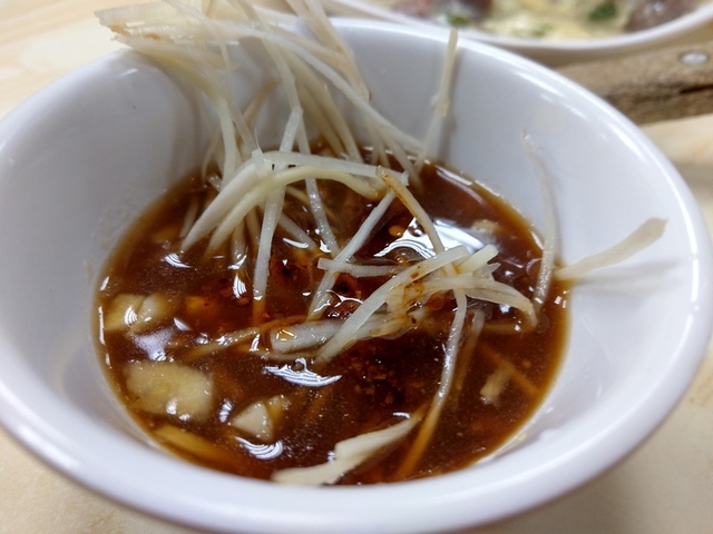 【新店一板鍋】新店 阿輝牛肉城 ︳一板鍋+一板肉 道地台南味 新鮮黃牛肉片、招牌滑蛋牛肉燴飯必點