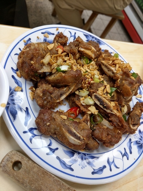 【新店一板鍋】新店 阿輝牛肉城 ︳一板鍋+一板肉 道地台南味 新鮮黃牛肉片、招牌滑蛋牛肉燴飯必點