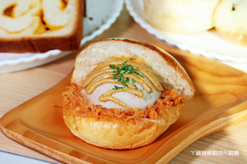 新竹竹北母親節蛋糕推薦思源麵包！母親節蛋糕預購開跑，出爐就被秒殺的熱芋泥肉鬆刈包、爆蒜乳酪湯瑪士