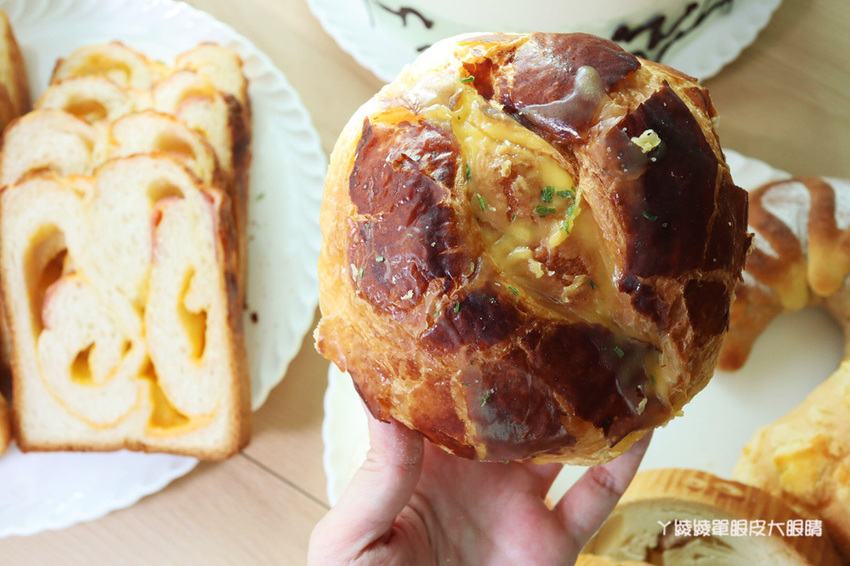 新竹竹北母親節蛋糕推薦思源麵包!母親節蛋糕預購開跑,出爐就被秒殺的熱芋泥肉鬆刈包、爆蒜乳酪湯瑪士