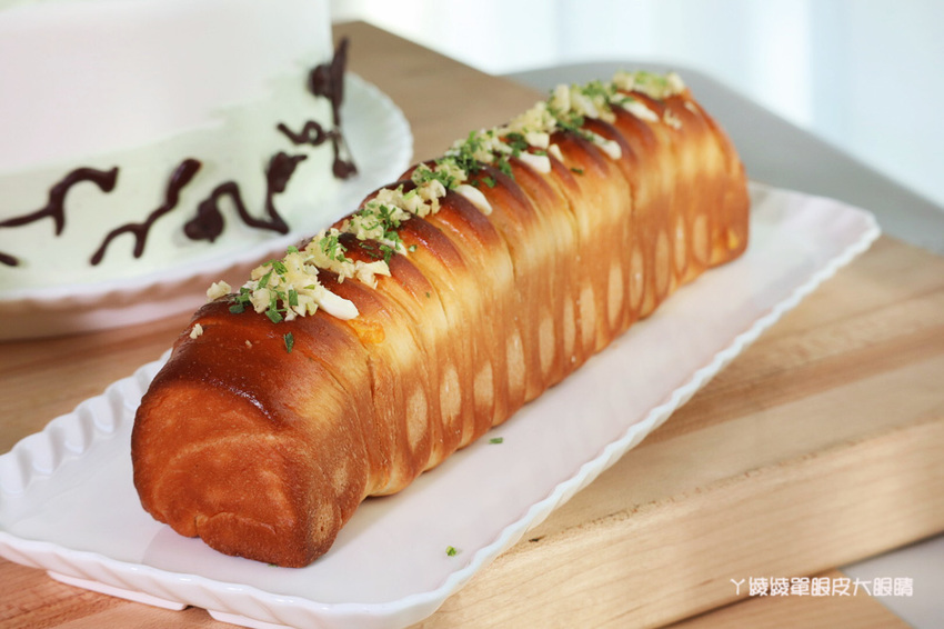 新竹竹北母親節蛋糕推薦思源麵包！母親節蛋糕預購開跑，出爐就被秒殺的熱芋泥肉鬆刈包、爆蒜乳酪湯瑪士