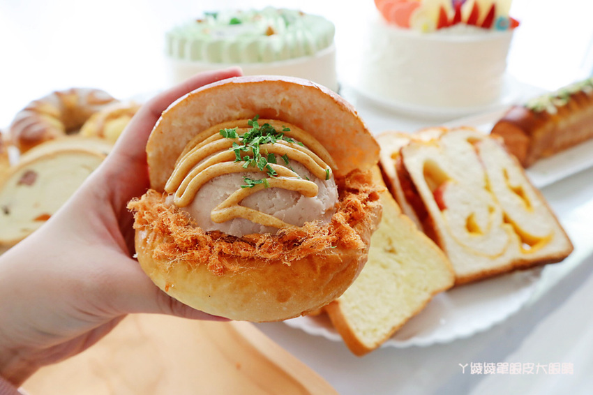 新竹竹北母親節蛋糕推薦思源麵包!母親節蛋糕預購開跑,出爐就被秒殺的熱芋泥肉鬆刈包、爆蒜乳酪湯瑪士