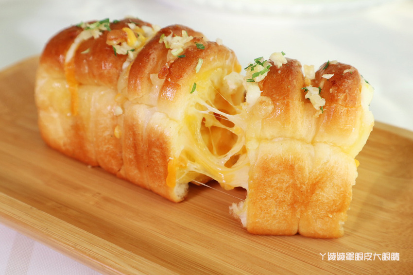 新竹竹北母親節蛋糕推薦思源麵包！母親節蛋糕預購開跑，出爐就被秒殺的熱芋泥肉鬆刈包、爆蒜乳酪湯瑪士