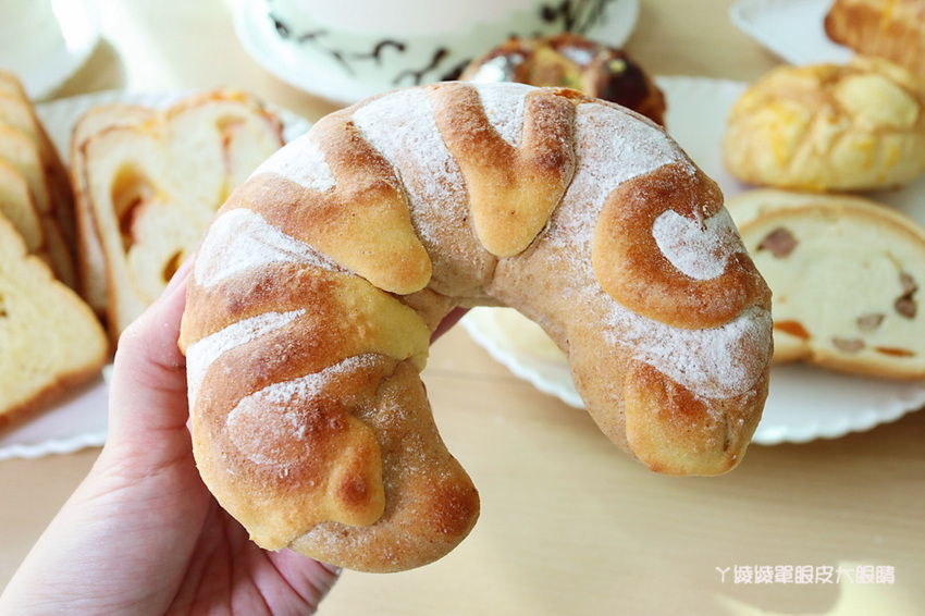 新竹竹北母親節蛋糕推薦思源麵包!母親節蛋糕預購開跑,出爐就被秒殺的熱芋泥肉鬆刈包、爆蒜乳酪湯瑪士