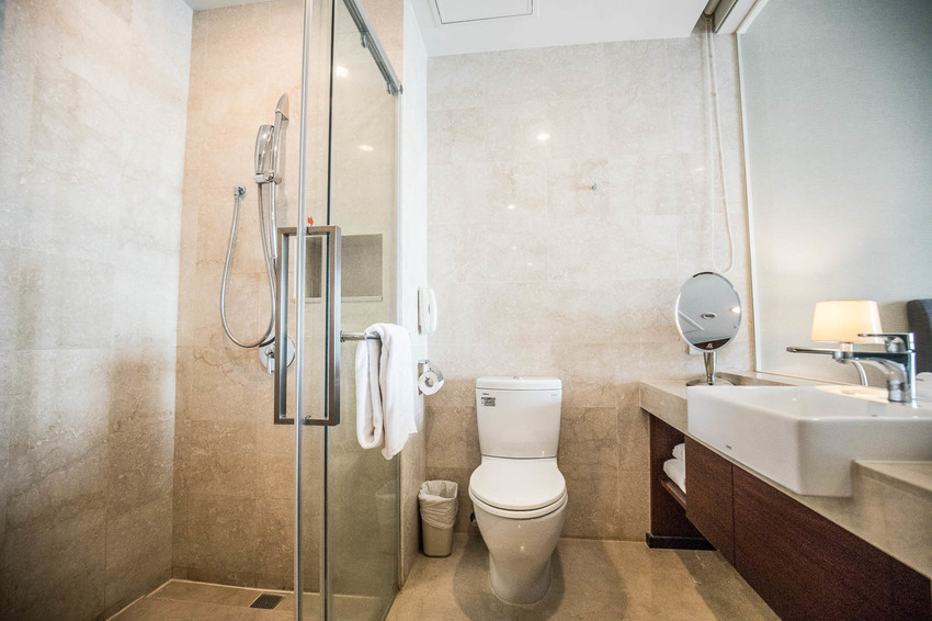 [屏東住宿]墾丁住宿推薦，一生必來一次，拍到手軟，墾丁最美無邊際泳池！墾丁H會館