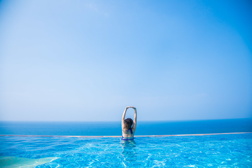 [屏東住宿]墾丁住宿推薦，一生必來一次，拍到手軟，墾丁最美無邊際泳池！墾丁H會館