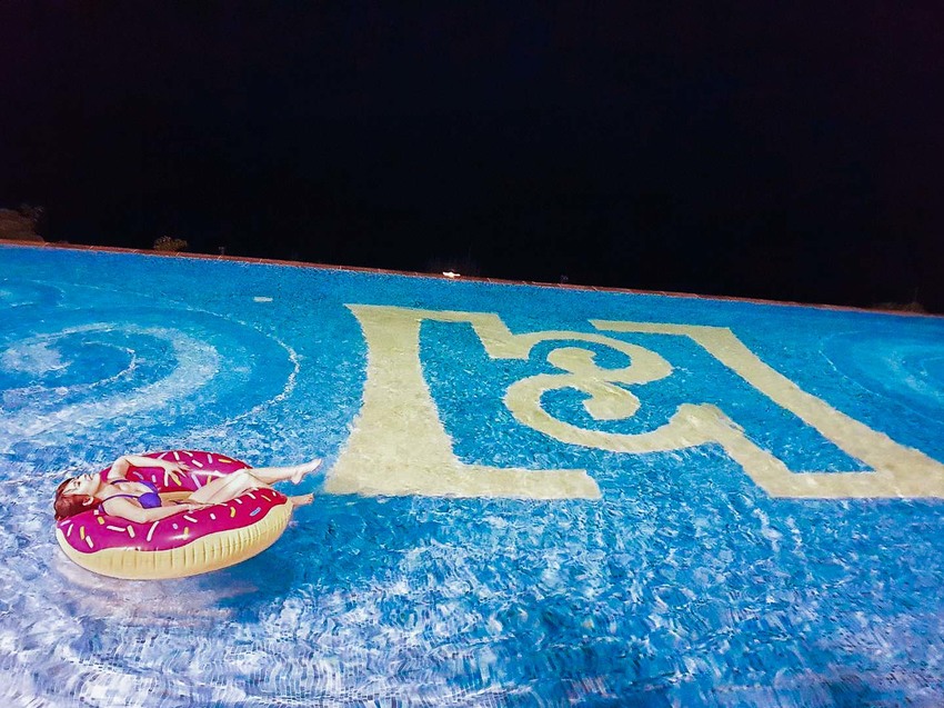 [屏東住宿]墾丁住宿推薦，一生必來一次，拍到手軟，墾丁最美無邊際泳池！墾丁H會館