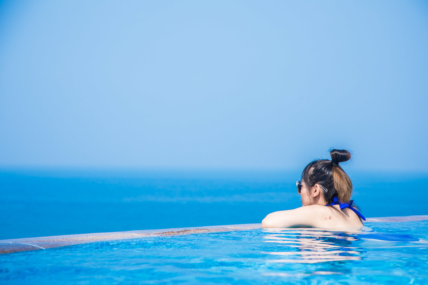 [屏東住宿]墾丁住宿推薦，一生必來一次，拍到手軟，墾丁最美無邊際泳池！墾丁H會館