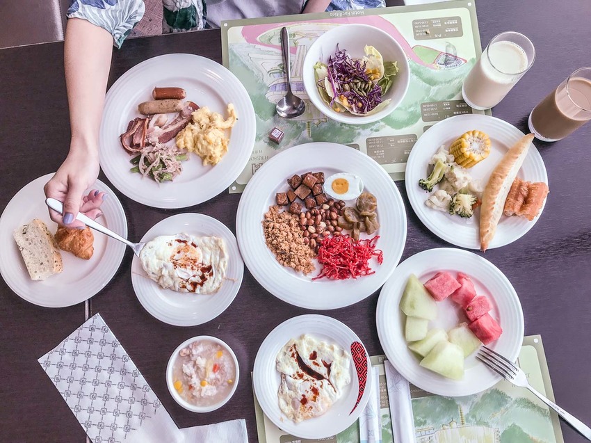 [屏東住宿]墾丁住宿推薦，一生必來一次，拍到手軟，墾丁最美無邊際泳池！墾丁H會館