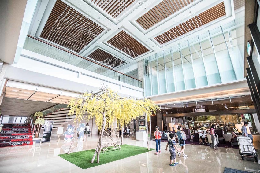 [屏東住宿]墾丁住宿推薦，一生必來一次，拍到手軟，墾丁最美無邊際泳池！墾丁H會館