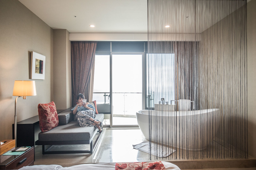 [屏東住宿]墾丁住宿推薦，一生必來一次，拍到手軟，墾丁最美無邊際泳池！墾丁H會館