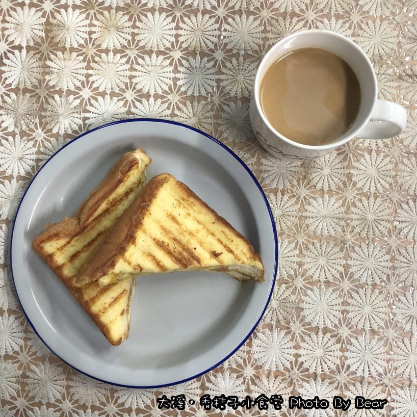【大溪】「香桔子小食堂．隱藏版的簡單樸實好滋味(手沖咖啡/輕食/法式厚片吐司/週間選食/二手物/多目標體育館內/近賴媽媽豆花)」