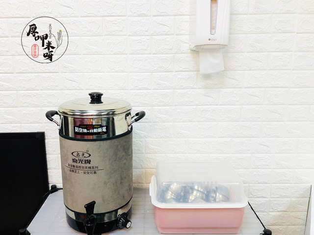 【厚呷米呀│新北中和】 ~香味四起~蒜味雞湯個人鍋套餐 正!!午夜場/只賣不添加奇怪調味料的蒜味雞湯個人套餐/雞湯熬煮10小時以上可選蒜味濃度/小菜有韓式作風/三種蔬菜+醬油膏+香油調製特製沾醬