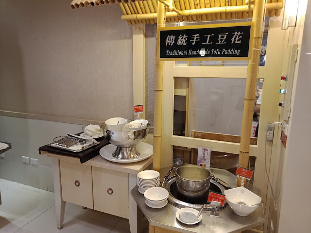 【高雄旅遊】CP值高的康橋商旅六合夜市中正館，有免費宵夜可以吃@美麗島站/市議會站