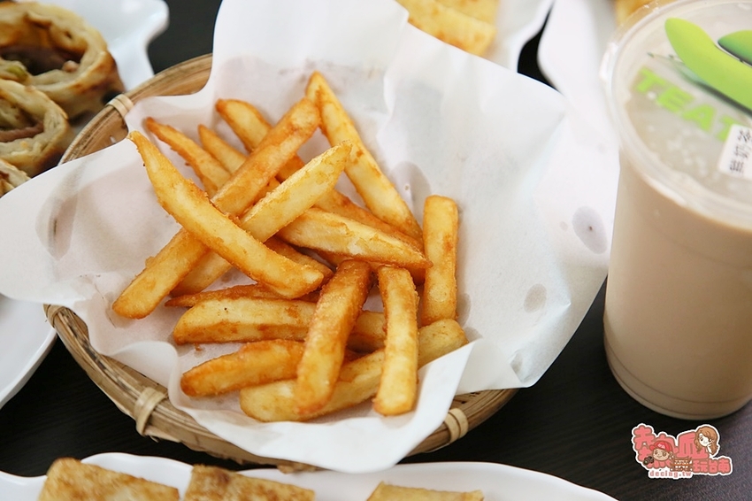 【台南早餐】這間台南蛋餅很厲害,不只包香腸還可以包烤鴨:蛋餅小二 - 熱血玩台南。跳躍新世界