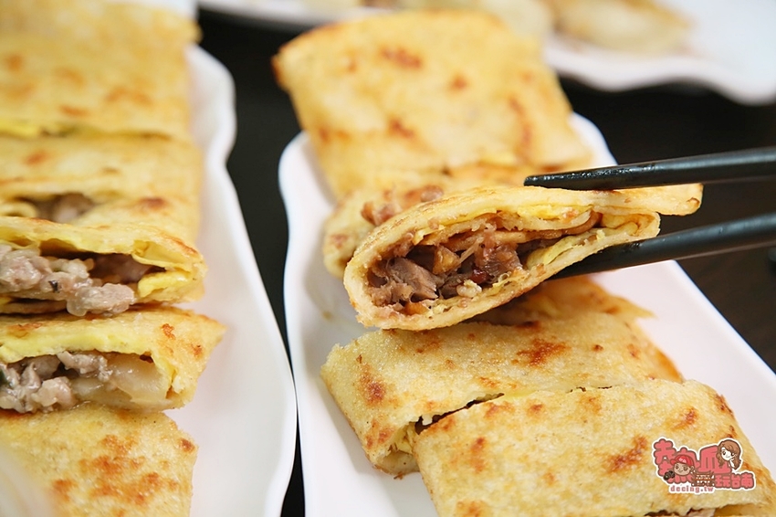 【台南早餐】這間台南蛋餅很厲害,不只包香腸還可以包烤鴨:蛋餅小二 - 熱血玩台南。跳躍新世界