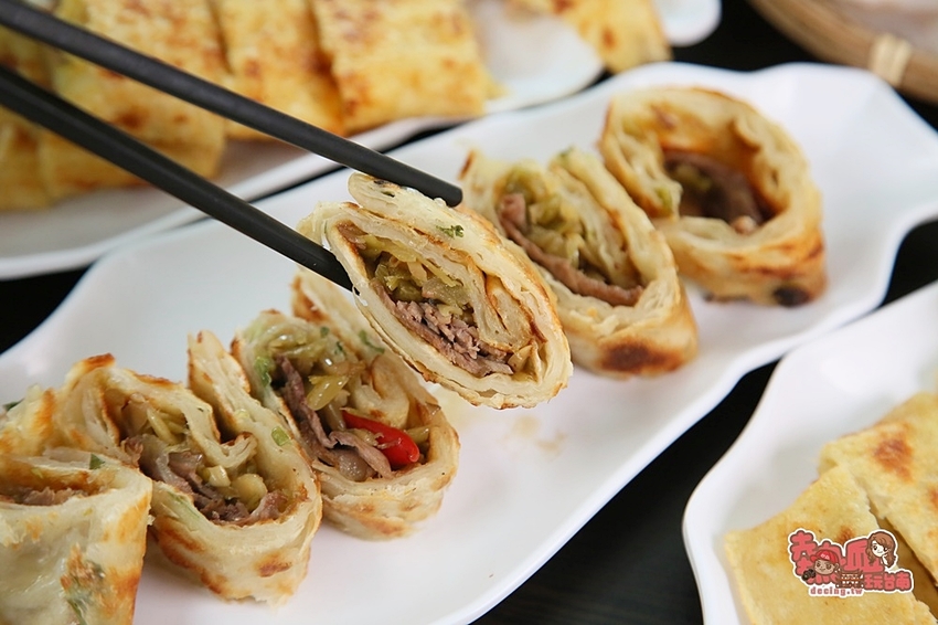 【台南早餐】這間台南蛋餅很厲害,不只包香腸還可以包烤鴨:蛋餅小二 - 熱血玩台南。跳躍新世界
