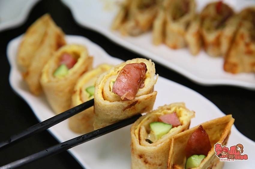 【台南早餐】這間台南蛋餅很厲害,不只包香腸還可以包烤鴨:蛋餅小二 - 熱血玩台南。跳躍新世界