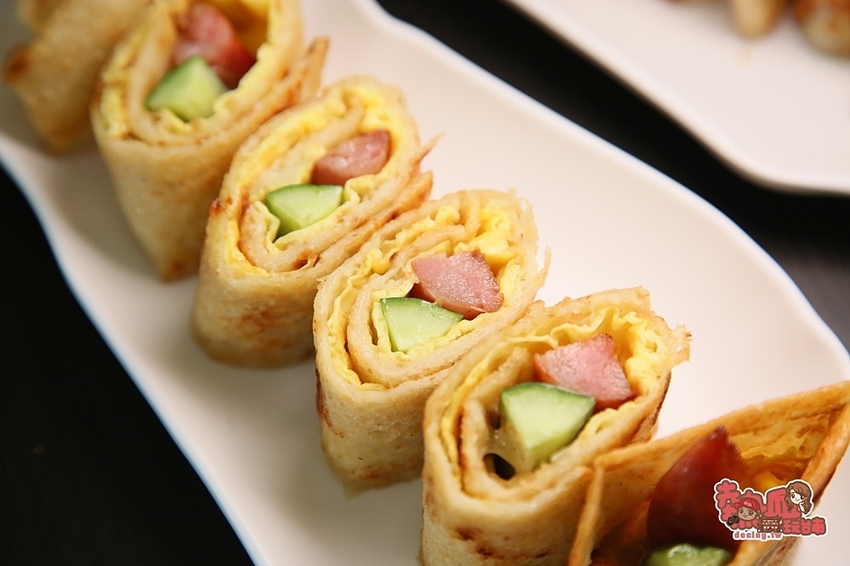 【台南早餐】這間台南蛋餅很厲害,不只包香腸還可以包烤鴨:蛋餅小二 - 熱血玩台南。跳躍新世界