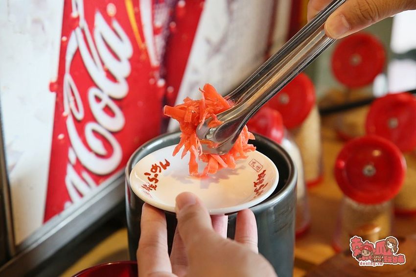 【台南美食】日本九州拉麵在台南,加麵不夠看還要送你吃煎餃:山小屋拉麵店 - 熱血玩台南。跳躍新世界