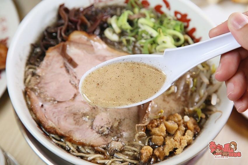 【台南美食】日本九州拉麵在台南,加麵不夠看還要送你吃煎餃:山小屋拉麵店 - 熱血玩台南。跳躍新世界