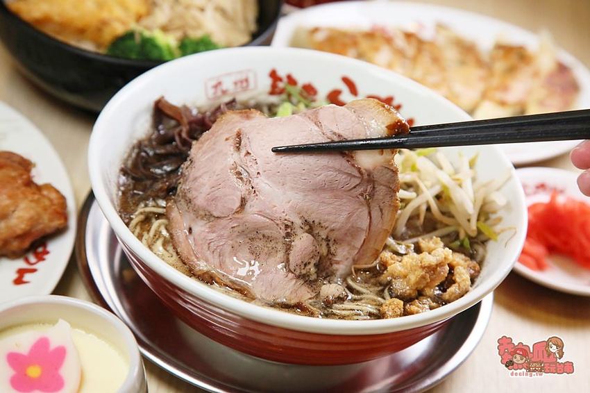 【台南美食】日本九州拉麵在台南,加麵不夠看還要送你吃煎餃:山小屋拉麵店 - 熱血玩台南。跳躍新世界