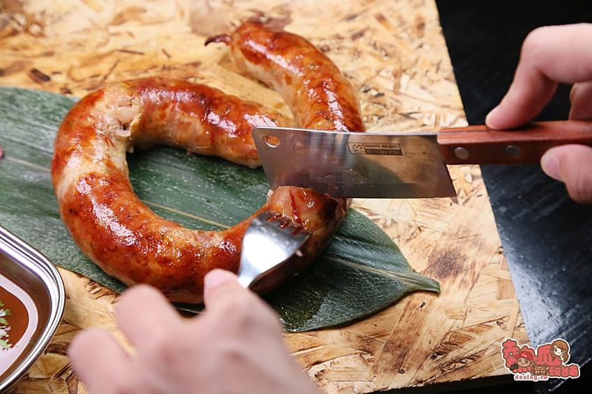 【台南美食】台南最浮誇的泰式料理店，親愛的我把整個泰國都搬來台南了：Nest de 后院泰式餐廳 - 熱血玩台南。跳躍新世界