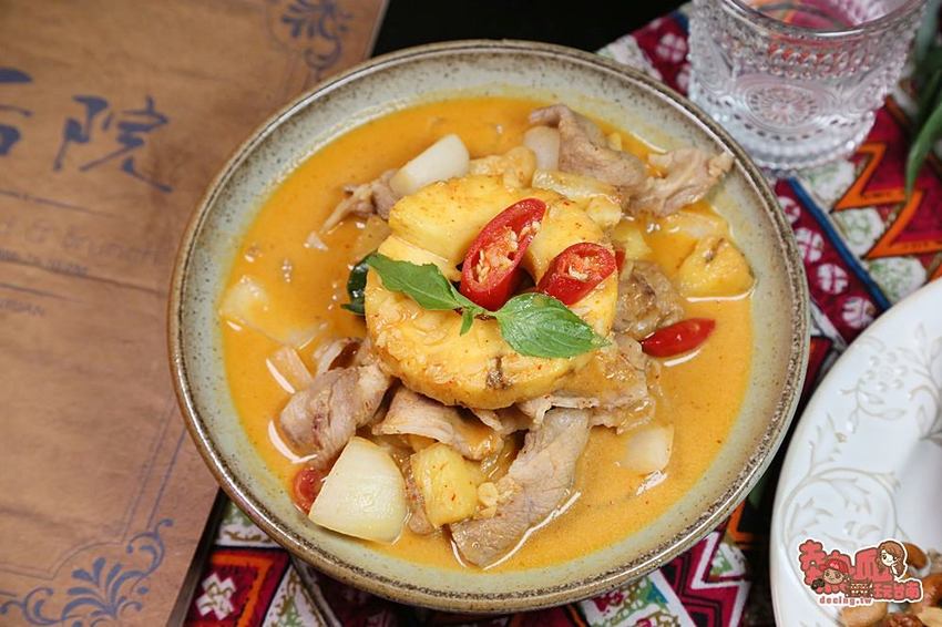 【台南美食】台南最浮誇的泰式料理店，親愛的我把整個泰國都搬來台南了：Nest de 后院泰式餐廳 - 熱血玩台南。跳躍新世界