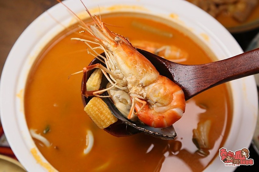 【台南美食】台南最浮誇的泰式料理店，親愛的我把整個泰國都搬來台南了：Nest de 后院泰式餐廳 - 熱血玩台南。跳躍新世界